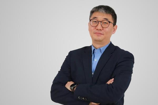 長榮 付國臣.jpg